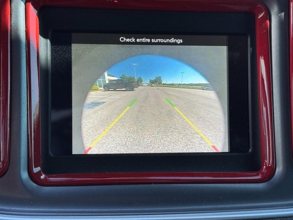 Dodge Challenger Vehicle Full-screen Gallery Image 22