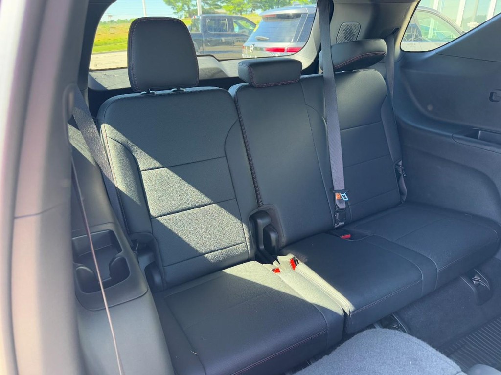 Chevrolet Traverse Vehicle Full-screen Gallery Image 11