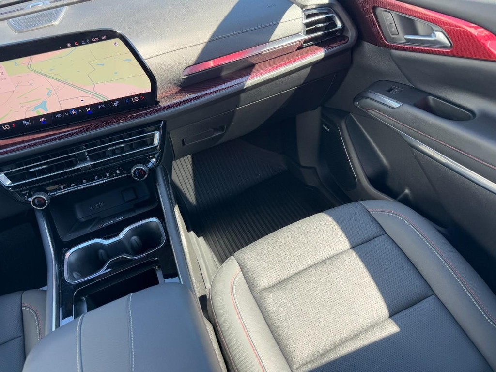 Chevrolet Traverse Vehicle Full-screen Gallery Image 16