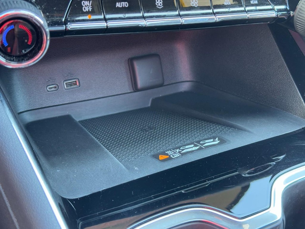 Chevrolet Traverse Vehicle Full-screen Gallery Image 19