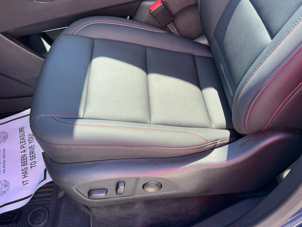 Chevrolet Traverse Vehicle Full-screen Gallery Image 24