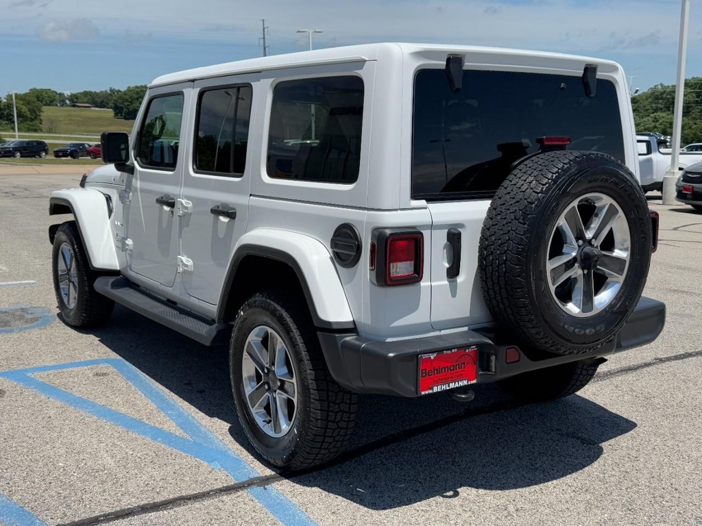 Jeep Wrangler Vehicle Full-screen Gallery Image 06