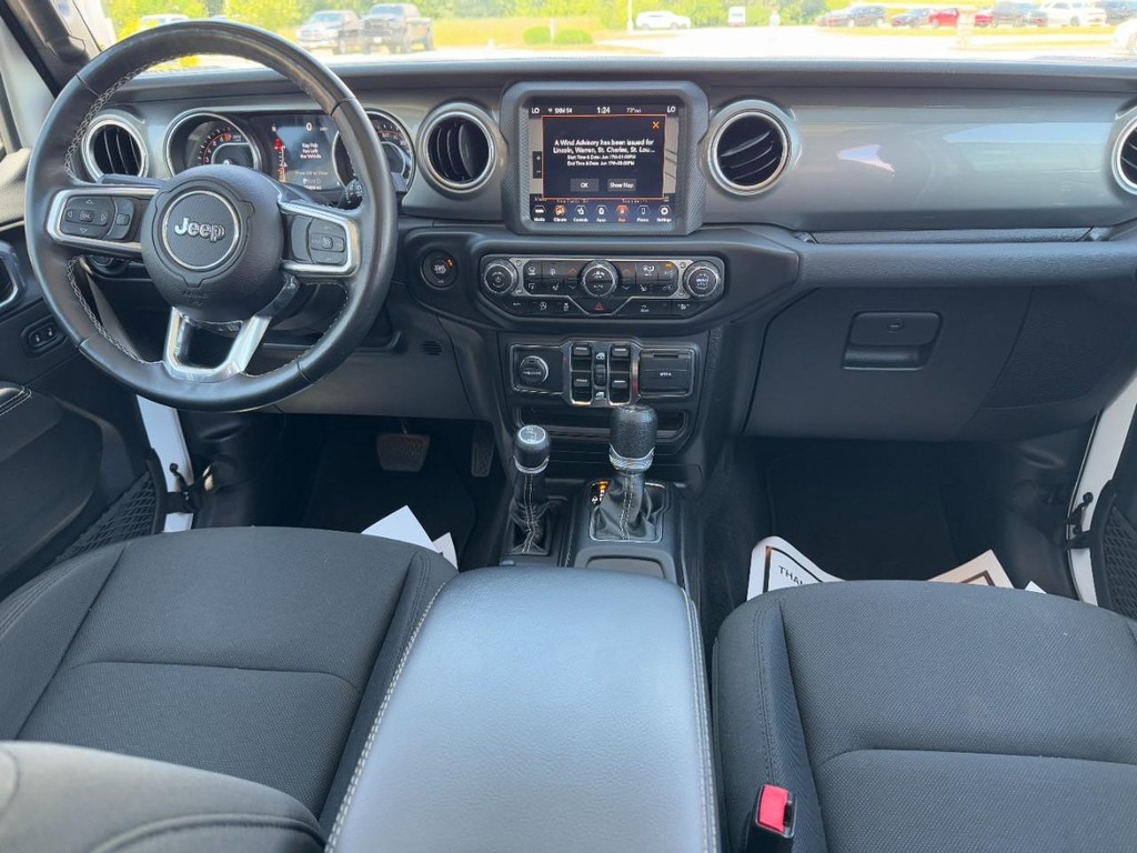 Jeep Wrangler Vehicle Full-screen Gallery Image 11