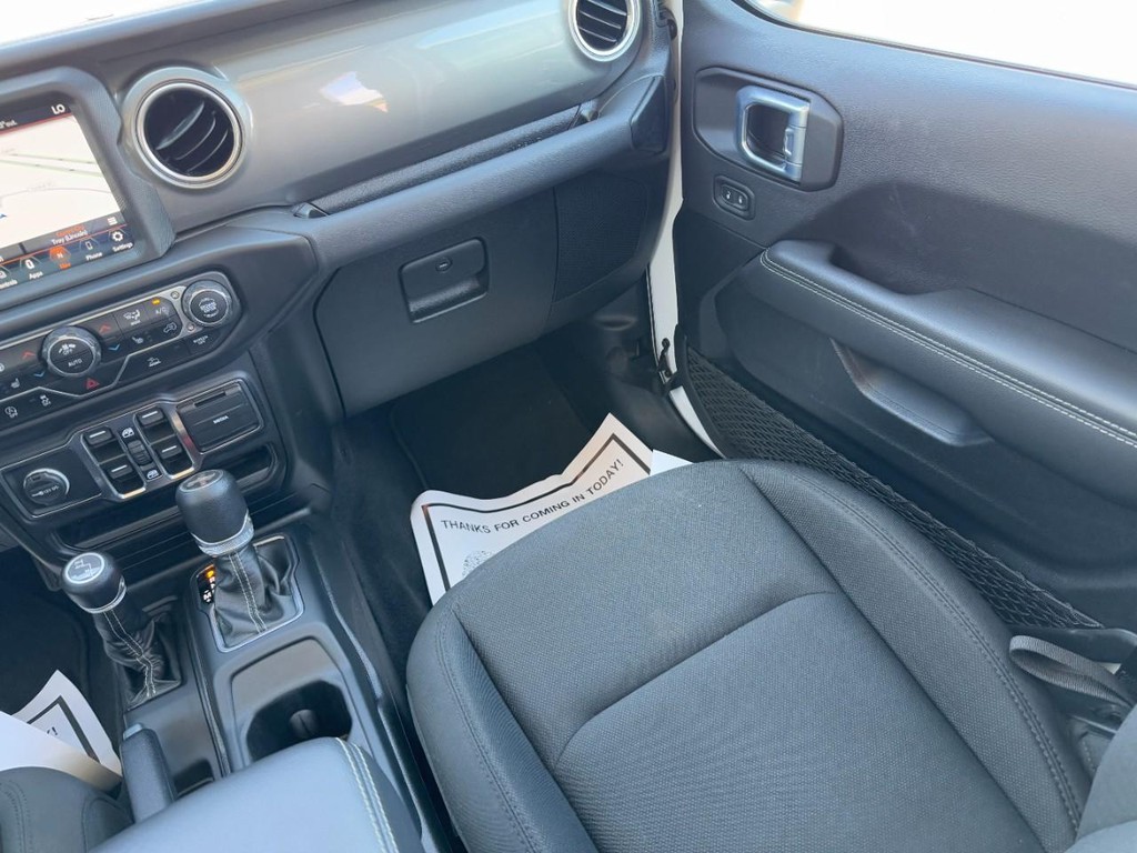 Jeep Wrangler Vehicle Full-screen Gallery Image 15