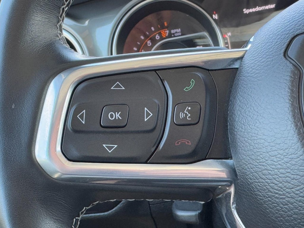 Jeep Wrangler Vehicle Full-screen Gallery Image 16