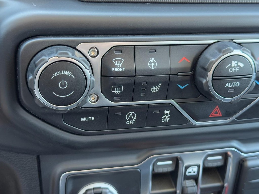 Jeep Wrangler Vehicle Full-screen Gallery Image 20
