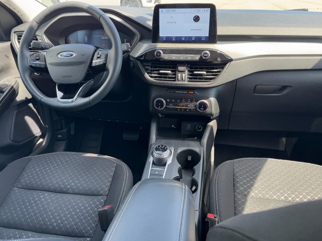 Ford Escape Vehicle Full-screen Gallery Image 11