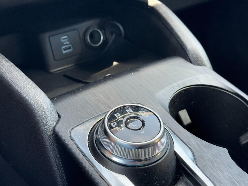 Ford Escape Vehicle Full-screen Gallery Image 19
