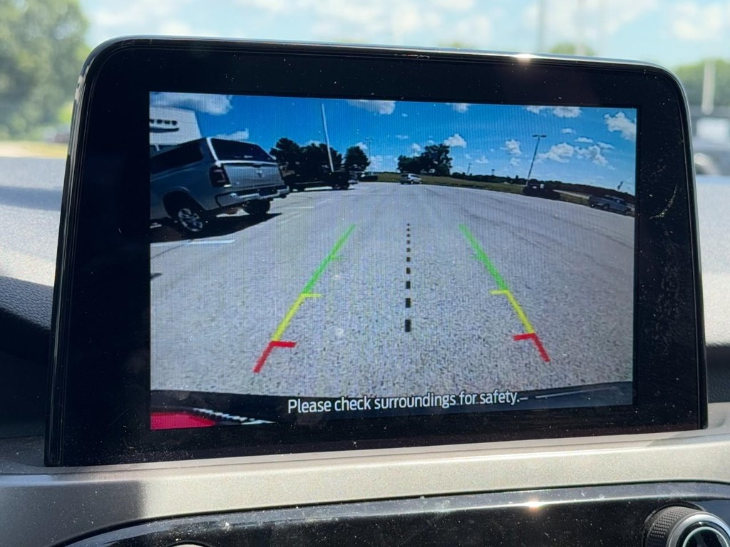 Ford Escape Vehicle Full-screen Gallery Image 21