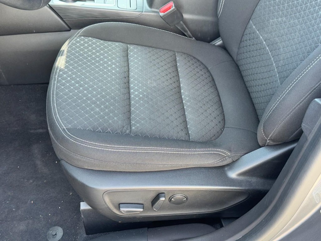 Ford Escape Vehicle Full-screen Gallery Image 23