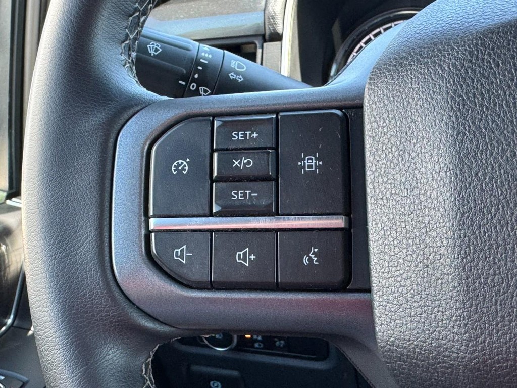Ford F-150 Vehicle Full-screen Gallery Image 16