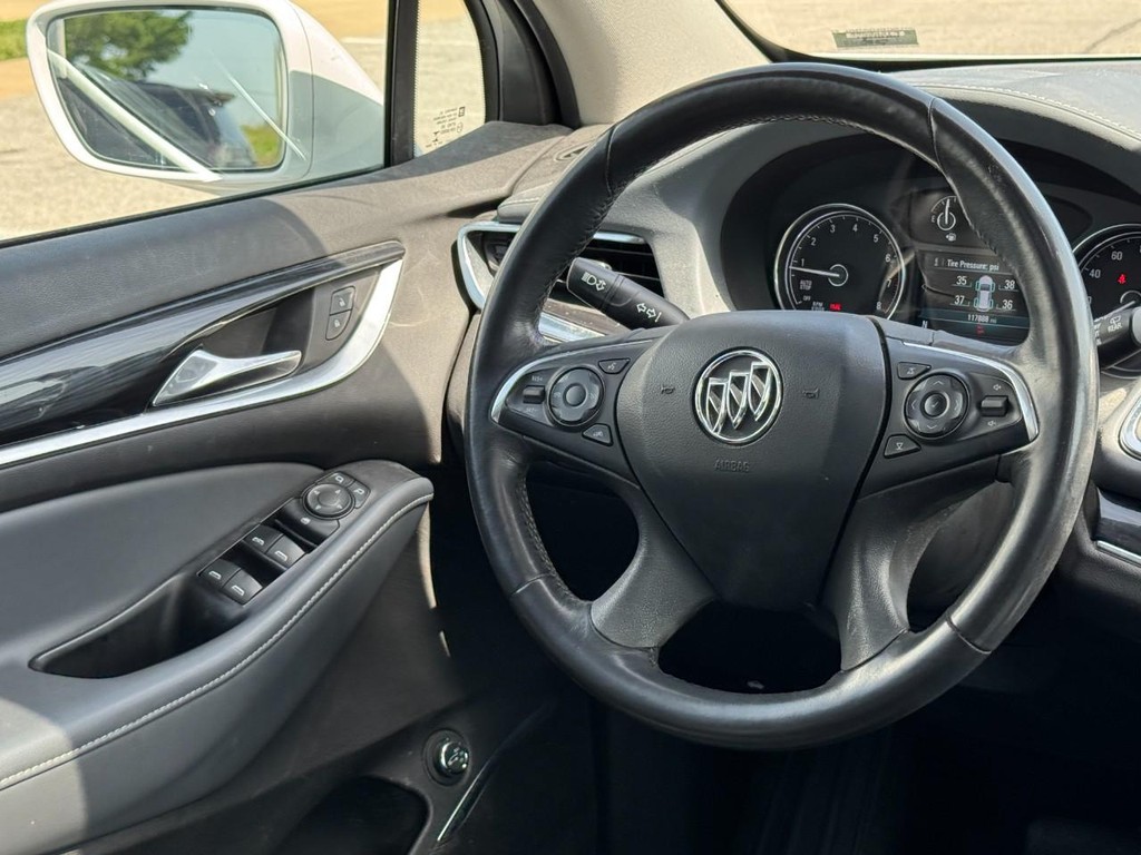 Buick Enclave Vehicle Full-screen Gallery Image 13