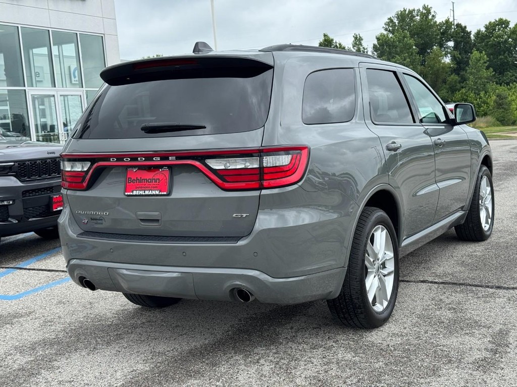 Dodge Durango Vehicle Full-screen Gallery Image 03