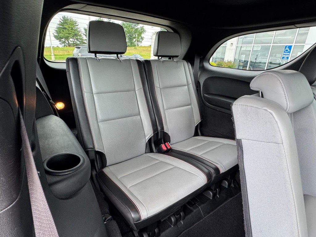Dodge Durango Vehicle Full-screen Gallery Image 11