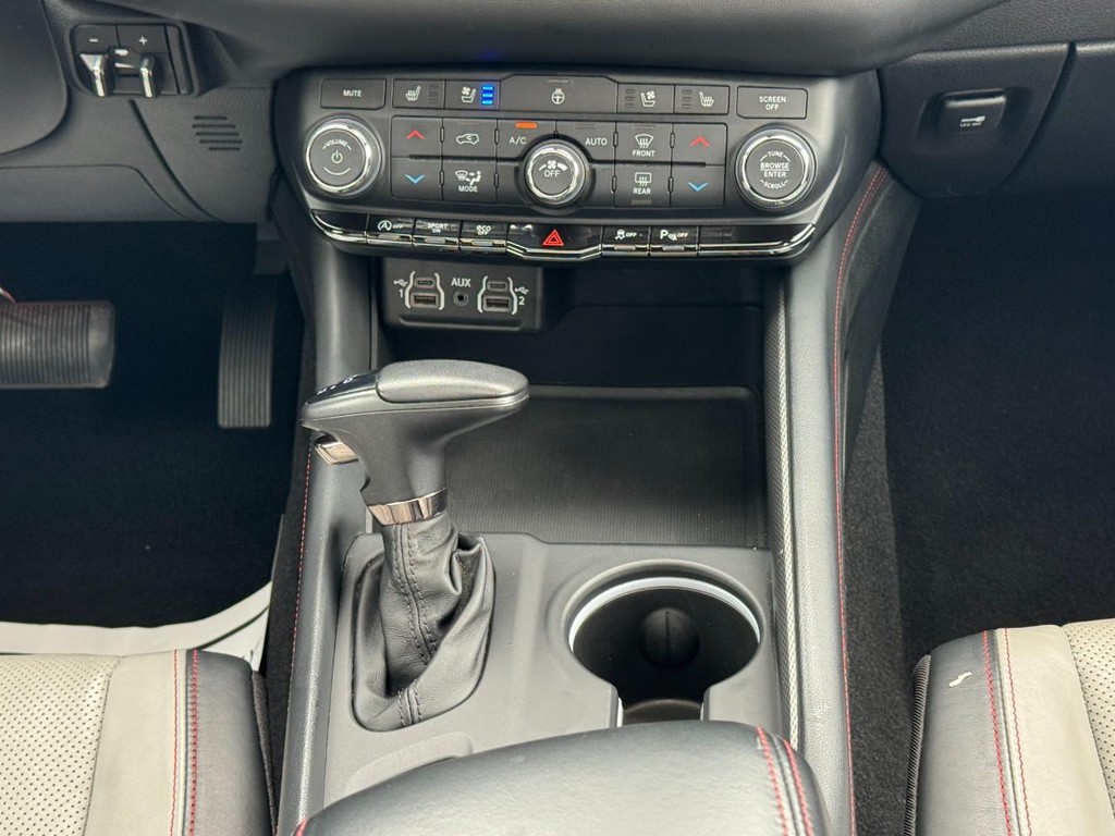 Dodge Durango Vehicle Full-screen Gallery Image 15