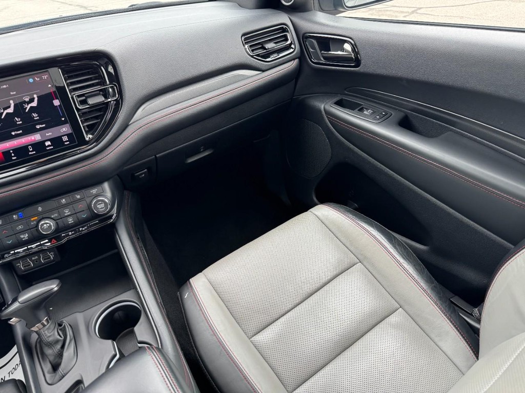 Dodge Durango Vehicle Full-screen Gallery Image 16