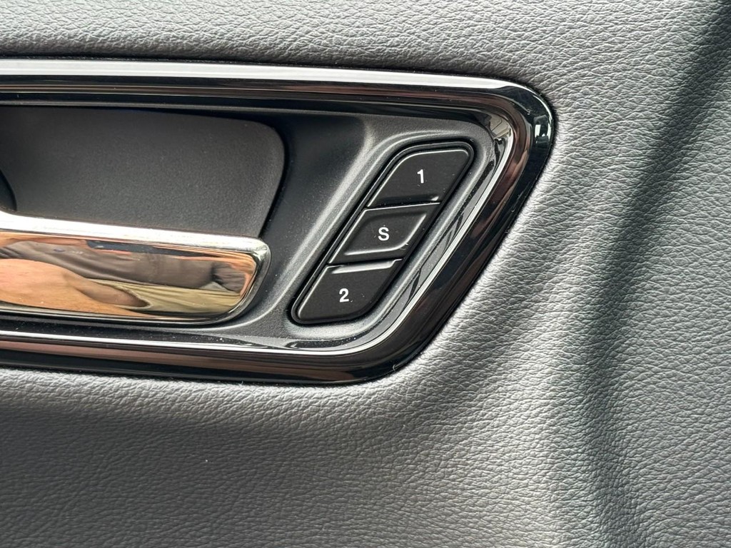 Dodge Durango Vehicle Full-screen Gallery Image 17