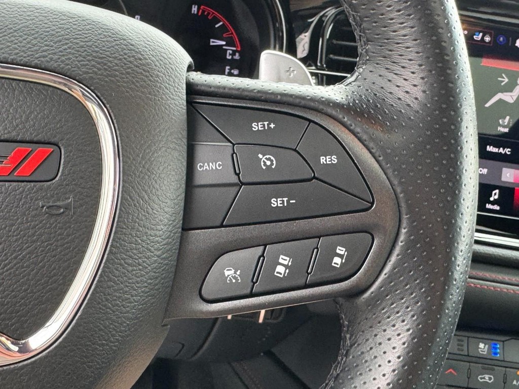 Dodge Durango Vehicle Full-screen Gallery Image 19