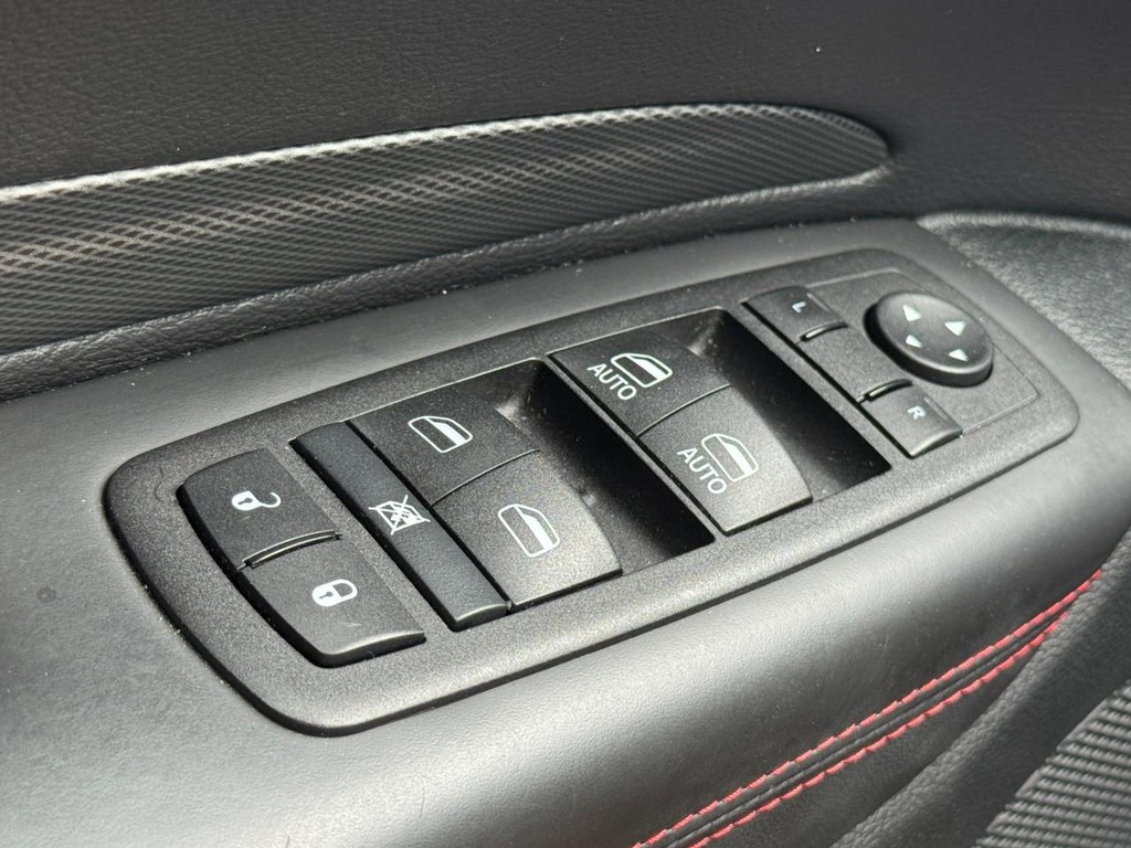 Dodge Durango Vehicle Full-screen Gallery Image 24