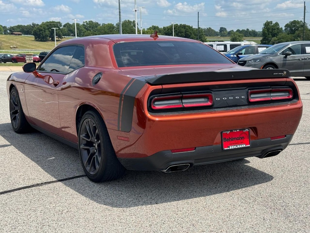 Dodge Challenger Vehicle Full-screen Gallery Image 06