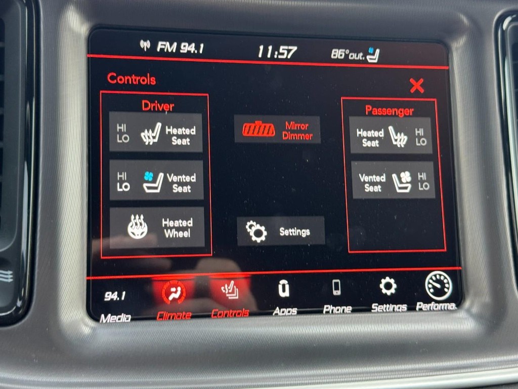 Dodge Challenger Vehicle Full-screen Gallery Image 21