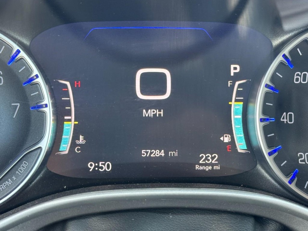Chrysler Pacifica Vehicle Full-screen Gallery Image 19