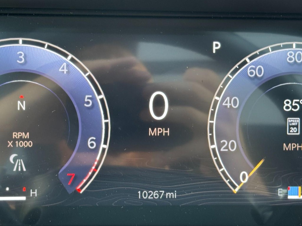 Jeep Grand Cherokee L Vehicle Full-screen Gallery Image 20