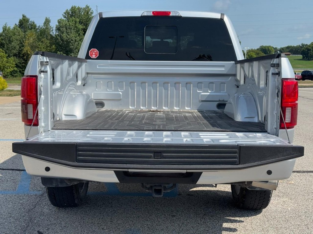 Ford F-150 Vehicle Full-screen Gallery Image 05