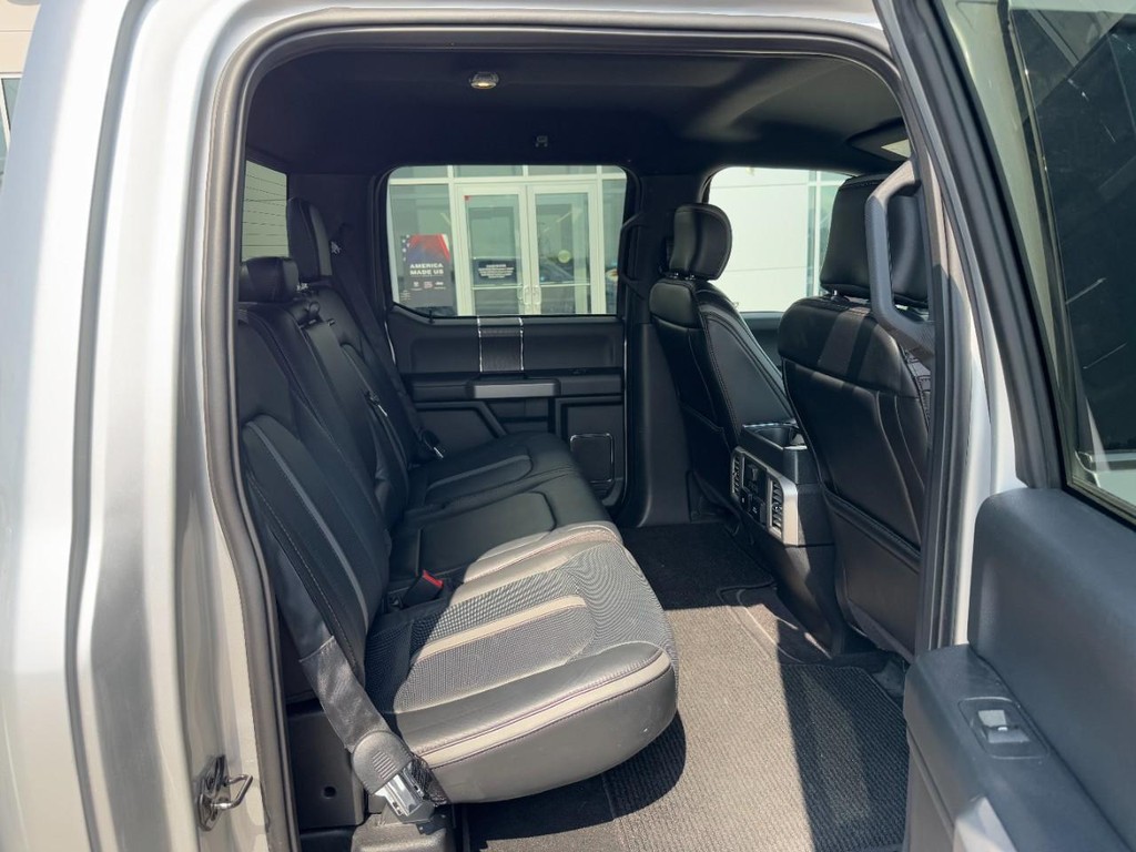 Ford F-150 Vehicle Full-screen Gallery Image 10