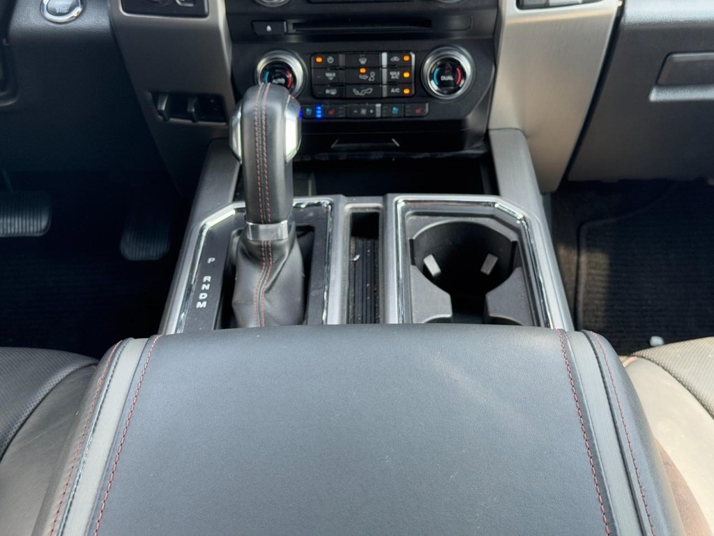 Ford F-150 Vehicle Full-screen Gallery Image 14