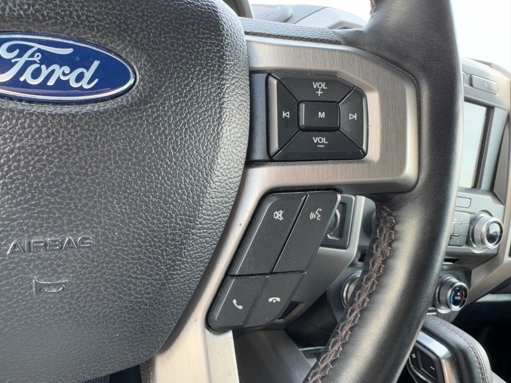 Ford F-150 Vehicle Full-screen Gallery Image 18
