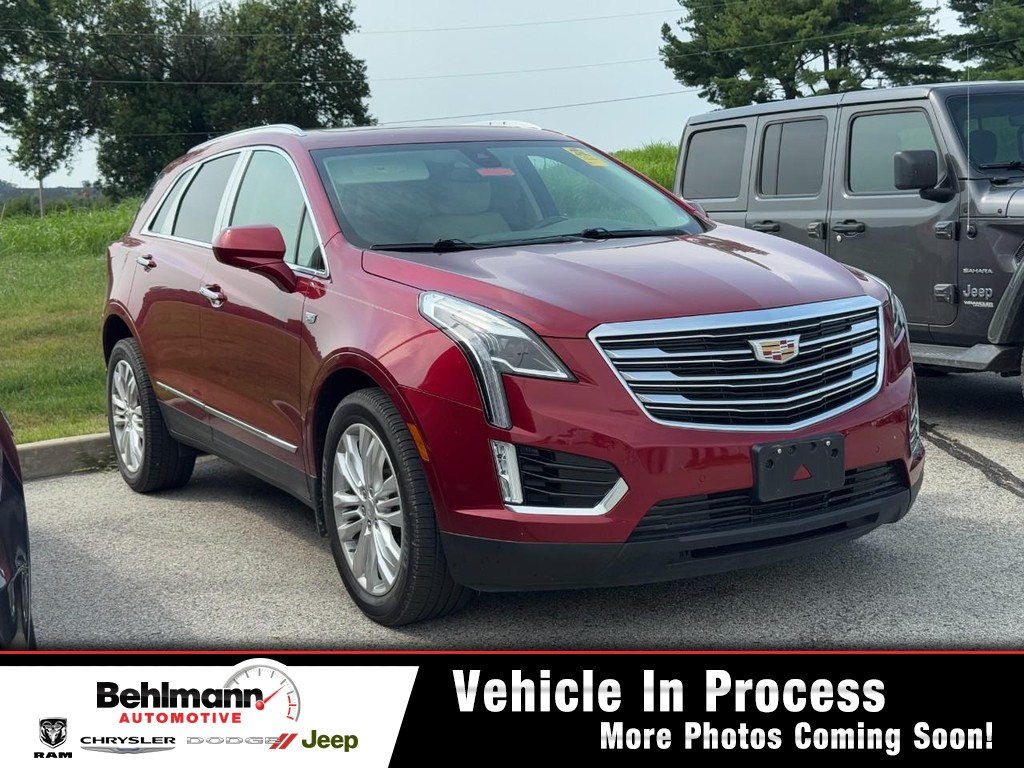 Cadillac XT5 Vehicle Full-screen Gallery Image 01