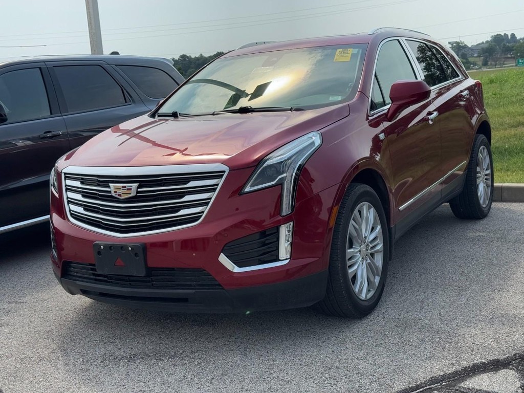 Cadillac XT5 Vehicle Full-screen Gallery Image 02