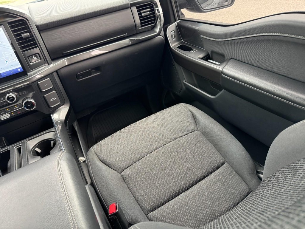 Ford F-150 Vehicle Full-screen Gallery Image 15