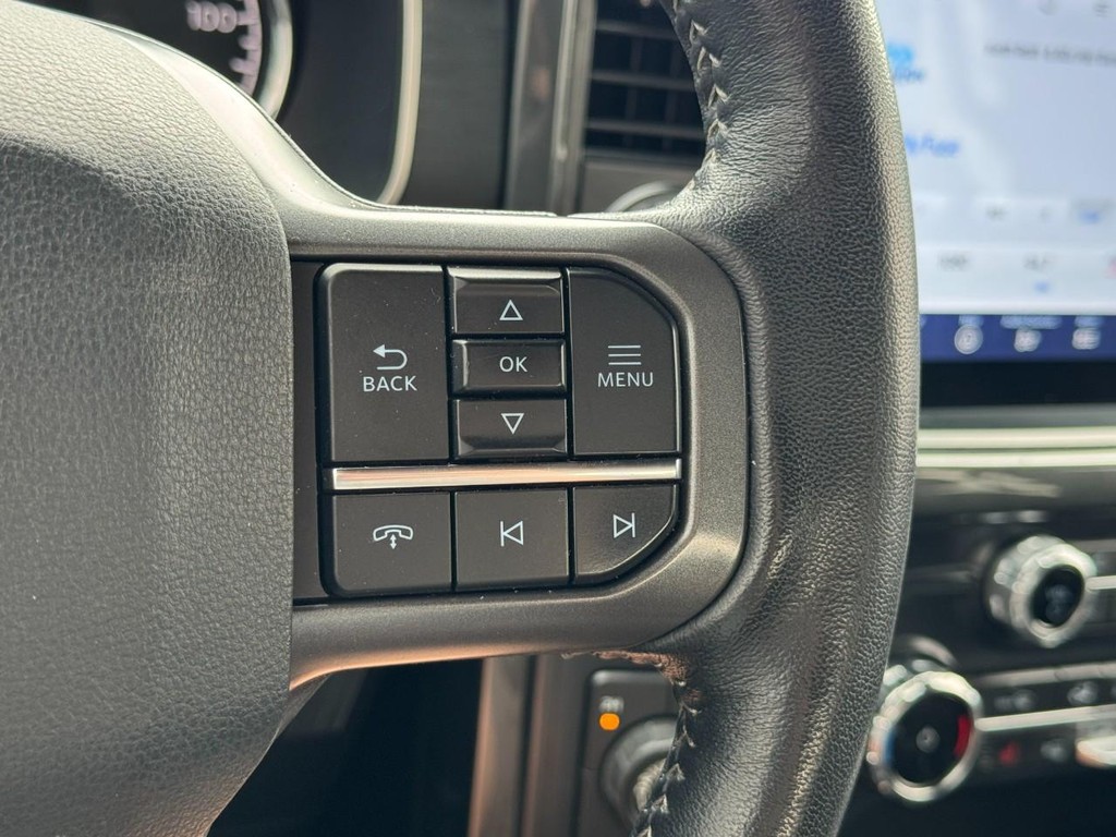 Ford F-150 Vehicle Full-screen Gallery Image 17