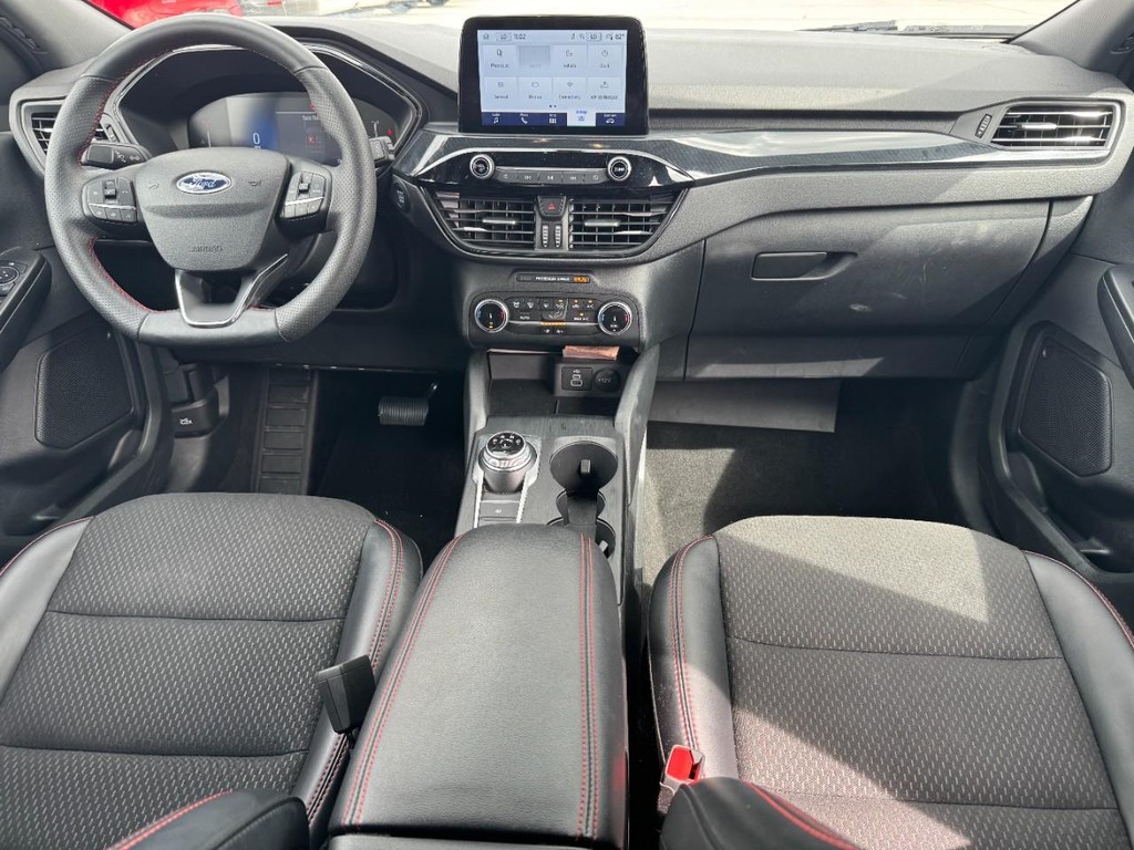Ford Escape Vehicle Full-screen Gallery Image 11