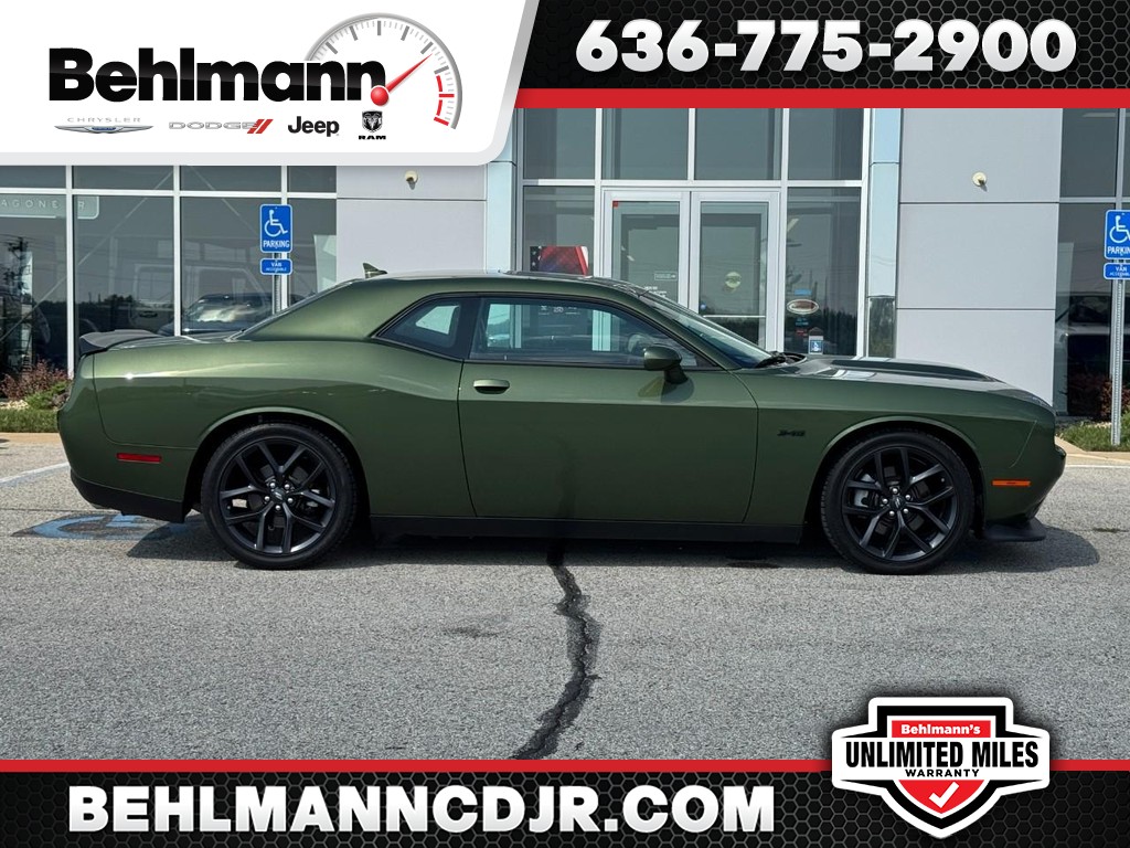 Dodge Challenger Vehicle Full-screen Gallery Image 01