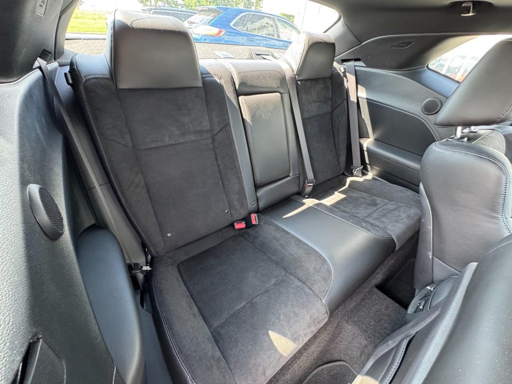 Dodge Challenger Vehicle Full-screen Gallery Image 11