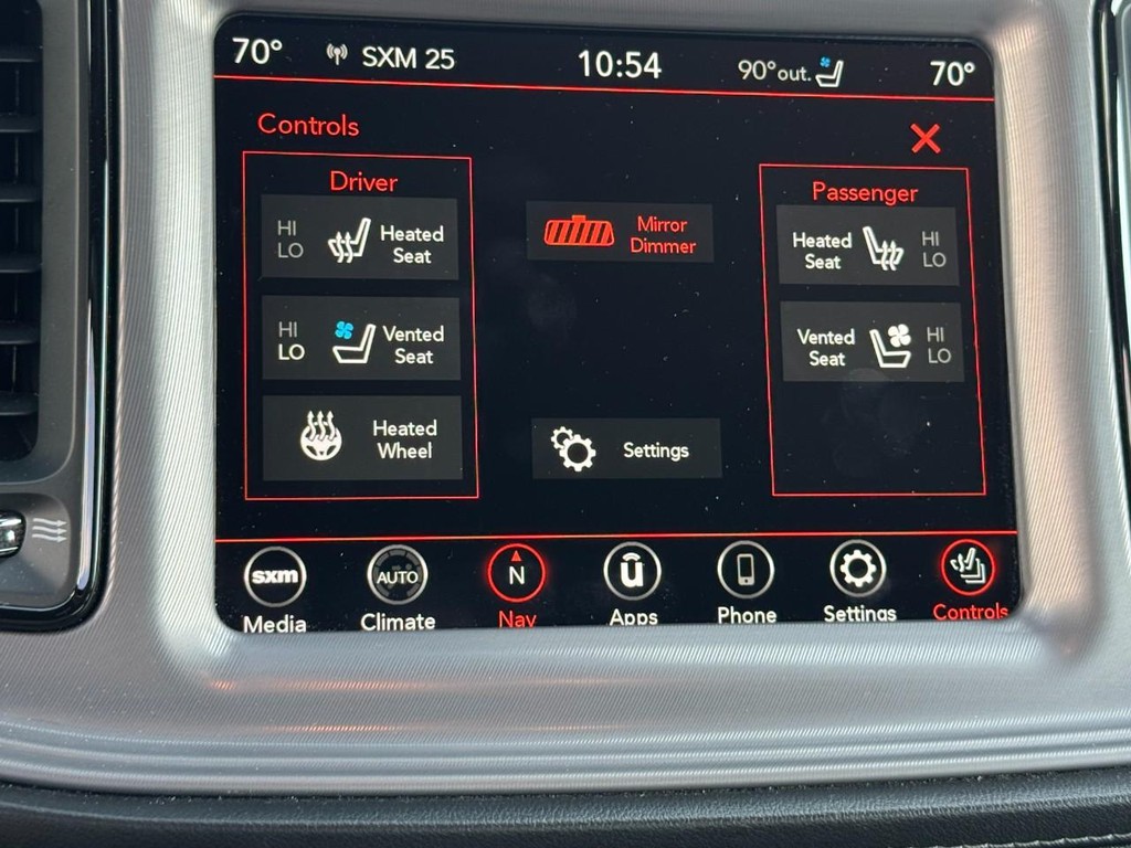 Dodge Challenger Vehicle Full-screen Gallery Image 23