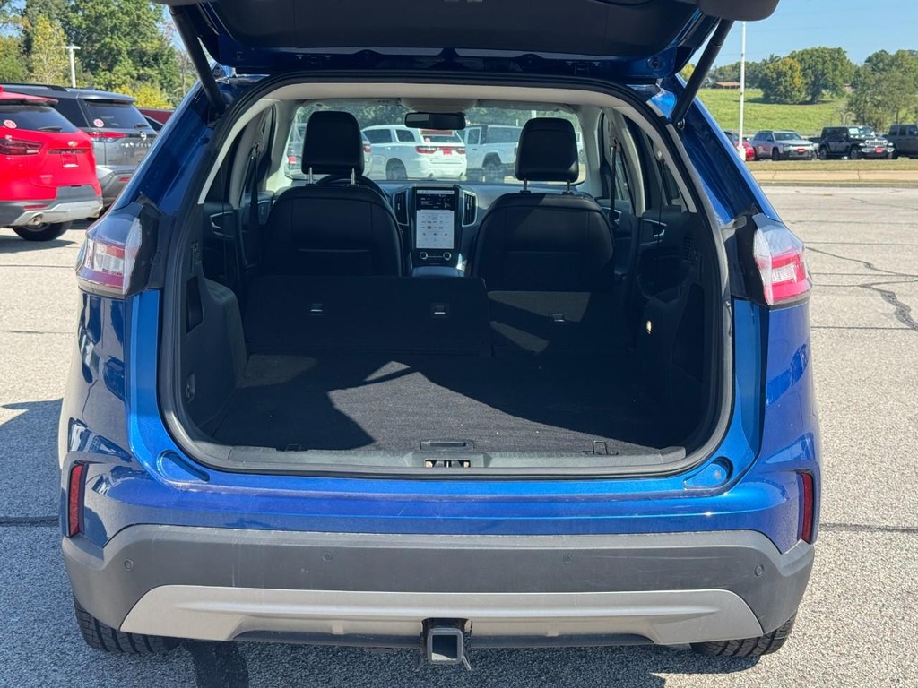 Ford Edge Vehicle Full-screen Gallery Image 05