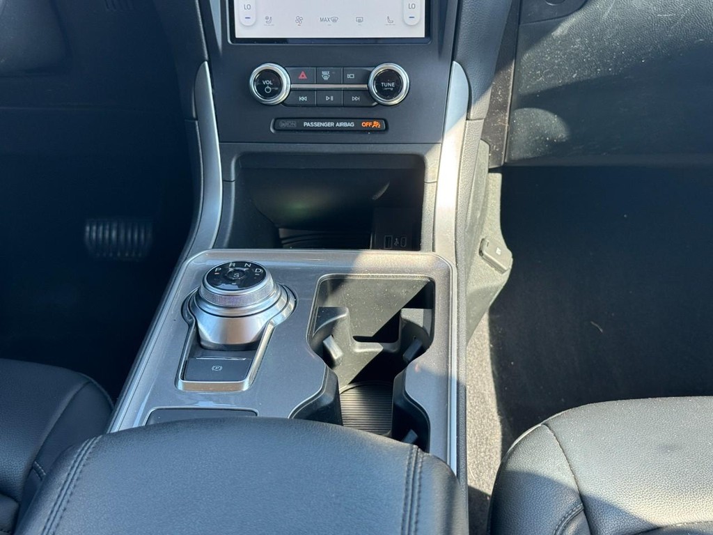 Ford Edge Vehicle Full-screen Gallery Image 14