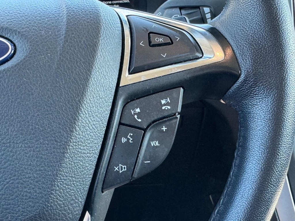 Ford Edge Vehicle Full-screen Gallery Image 17