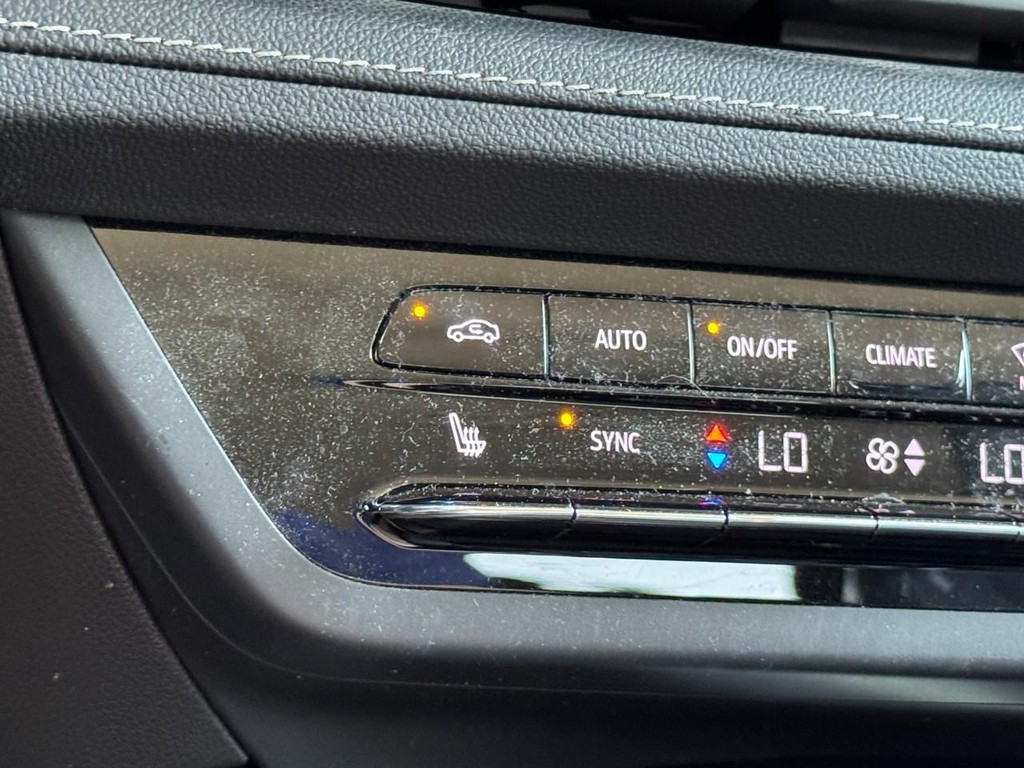 Buick Envision Vehicle Full-screen Gallery Image 19