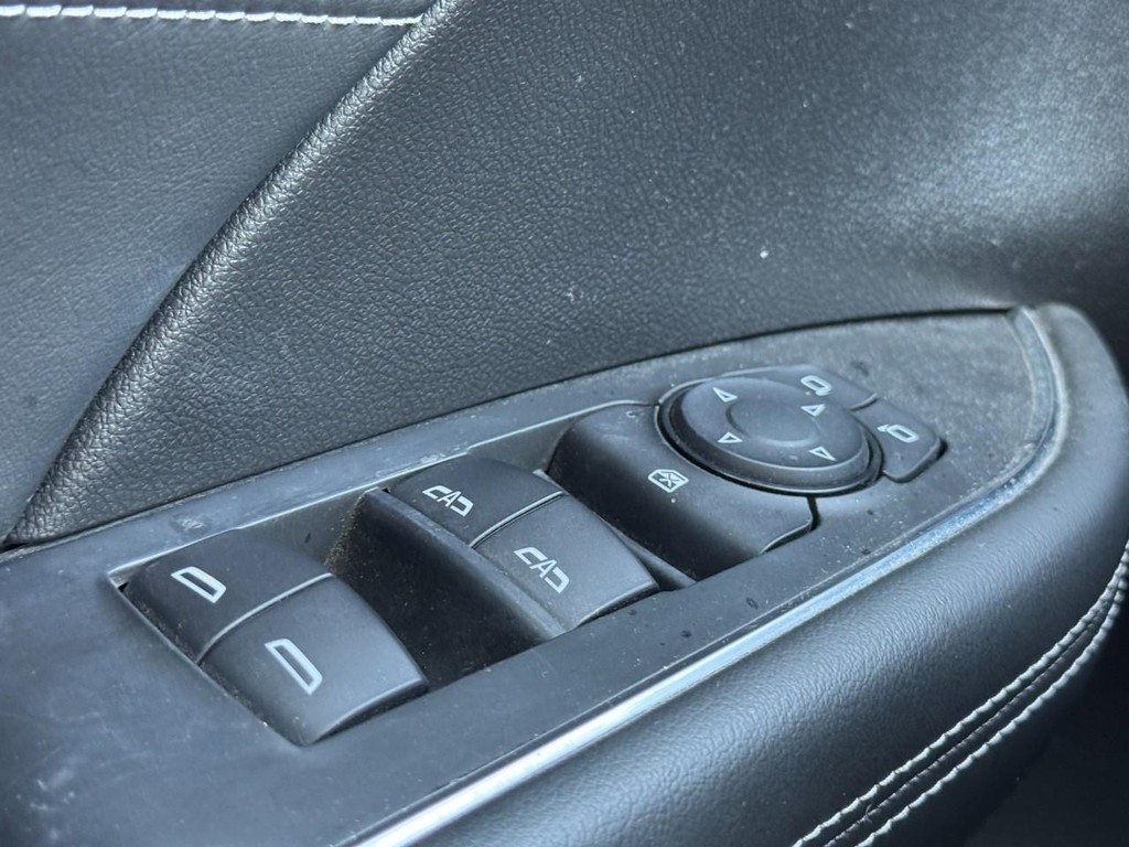 Buick Envision Vehicle Full-screen Gallery Image 21