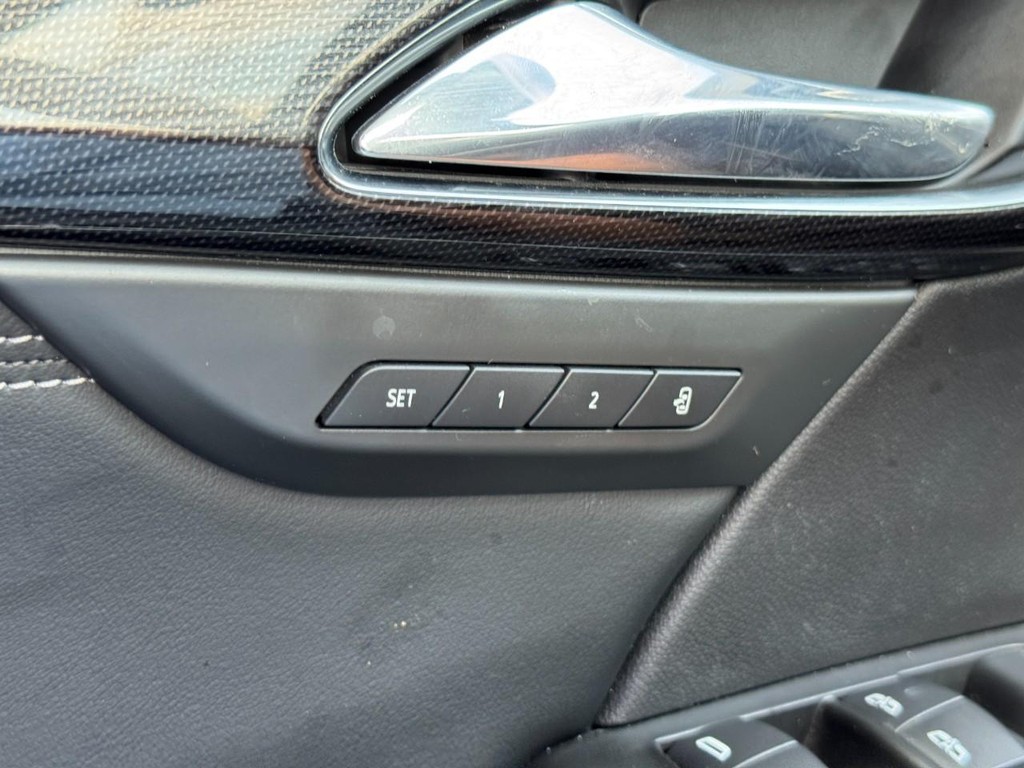 Buick Envision Vehicle Full-screen Gallery Image 16