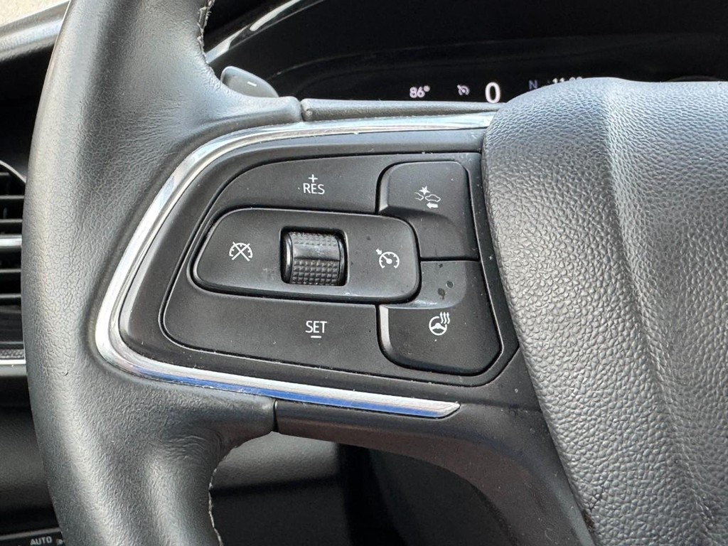 Buick Envision Vehicle Full-screen Gallery Image 17