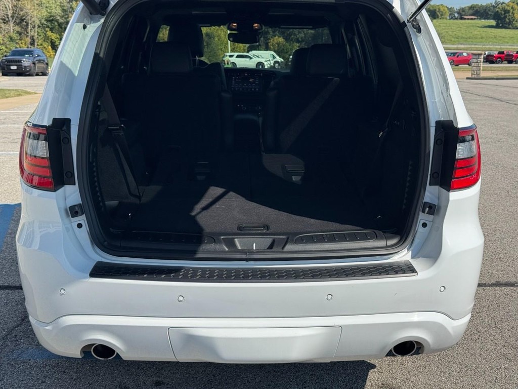 Dodge Durango Vehicle Full-screen Gallery Image 05