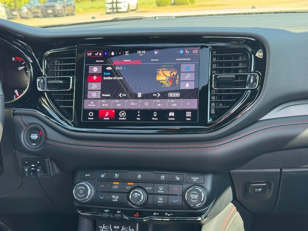Dodge Durango Vehicle Full-screen Gallery Image 13