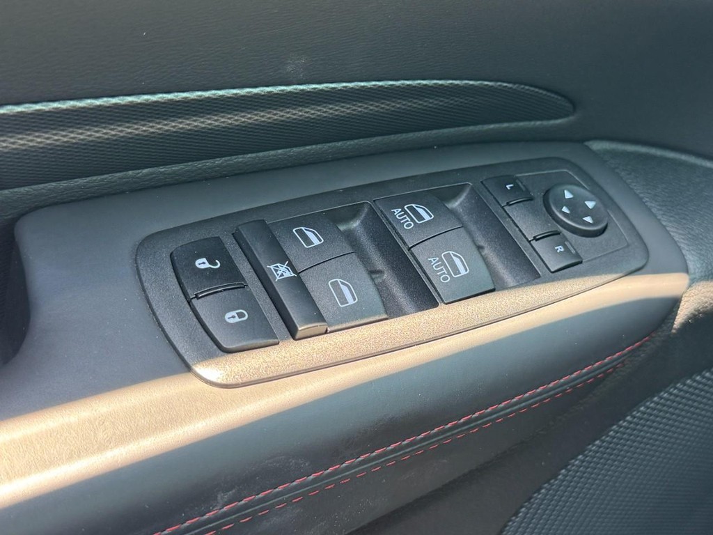 Dodge Durango Vehicle Full-screen Gallery Image 23