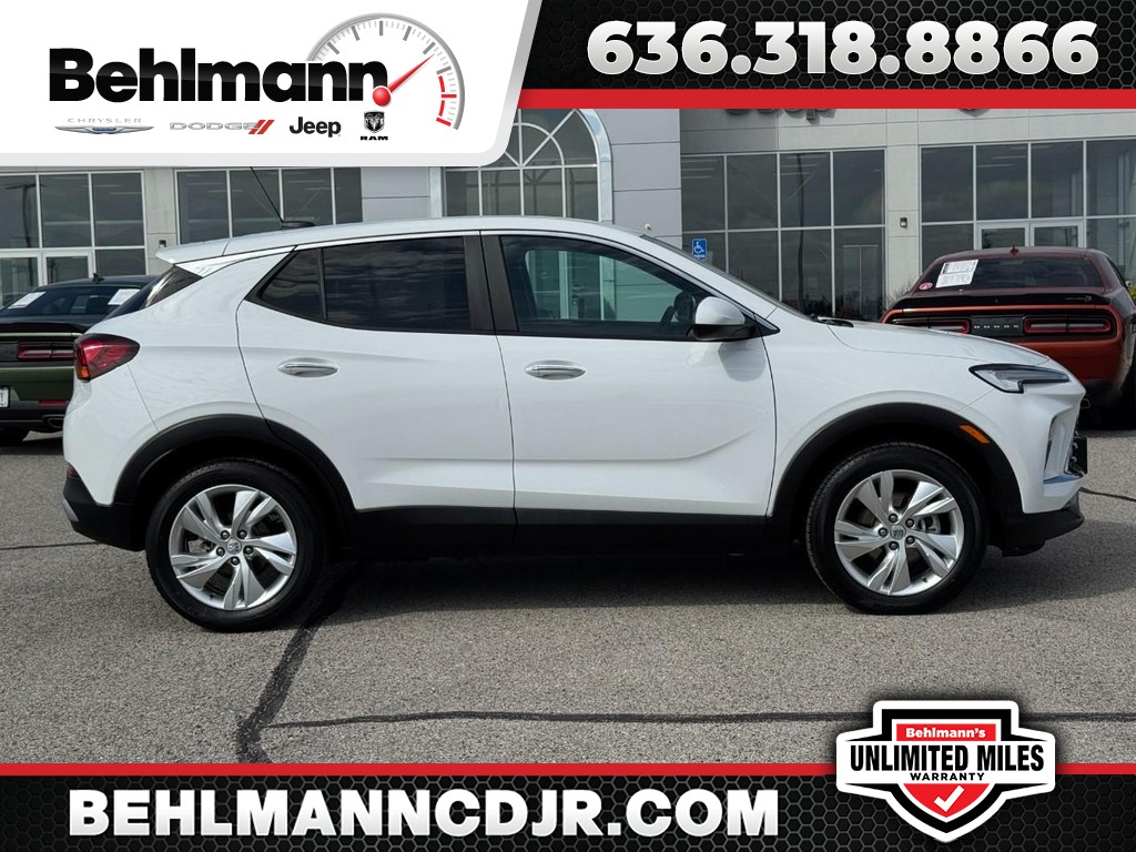 Buick Encore GX Vehicle Full-screen Gallery Image 01